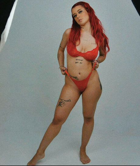 Lara Barroso star erotic pic