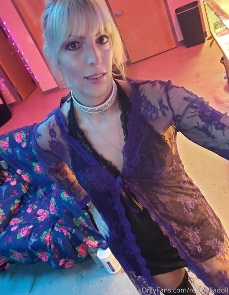 realbelladoll adult model pics