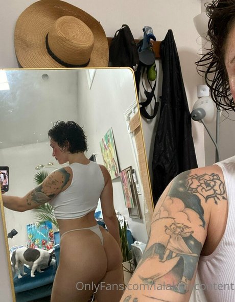 lalakittycontent model naked pic