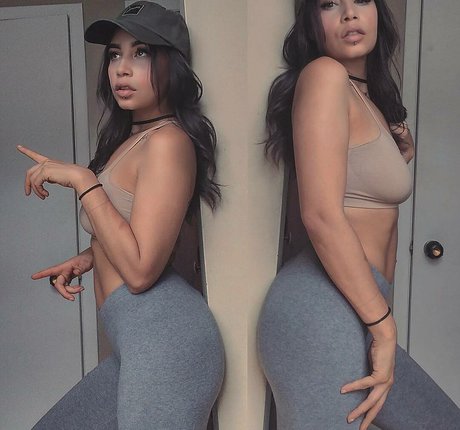 Yayacharms model best pictures