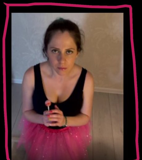 Playful Lo pornstar hd picture