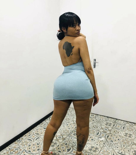 Arrie Cakes adult star pictures