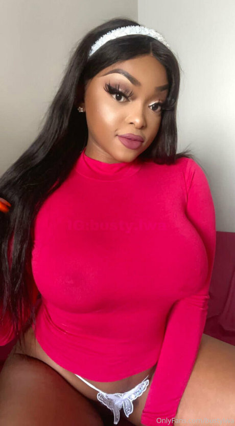 Bustylwa nude star gallery