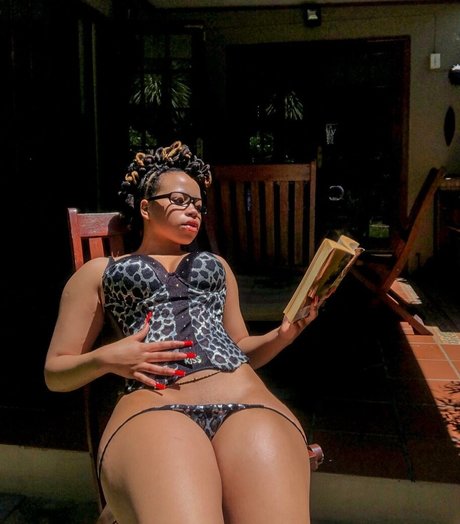 Learto Jordaan sexy actress archive