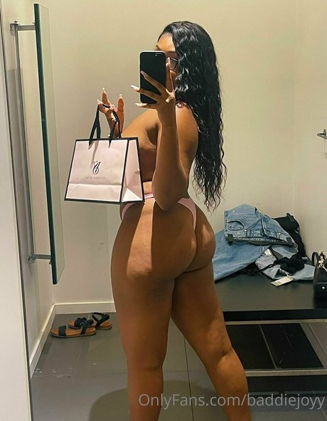 baddiejoyy pornstar nude img