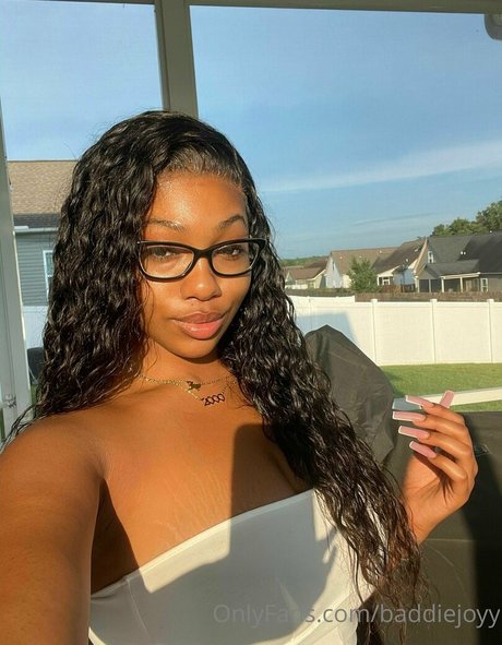 baddiejoyy star pornographic images