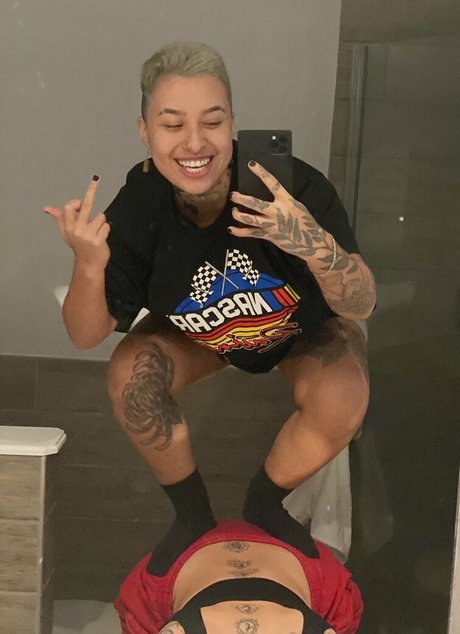 _Leovenus model erotic gallery