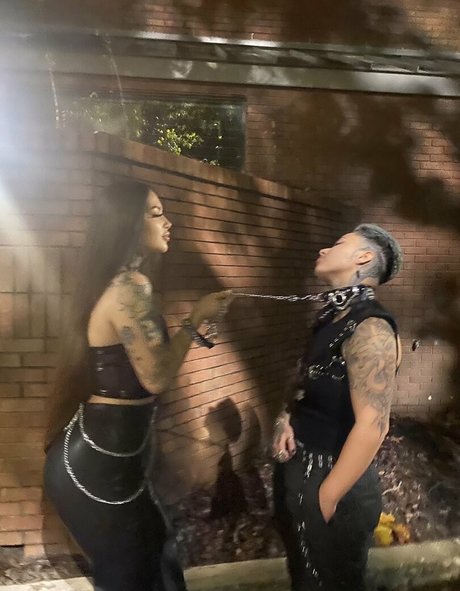 _Leovenus star naked img