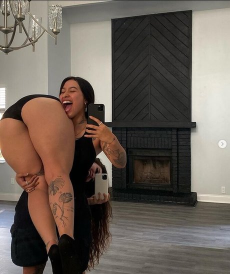 _Leovenus model hot archive