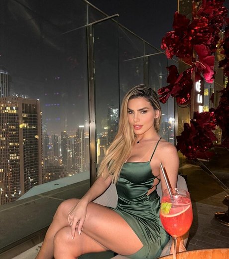 Erika Schneider hot actress images