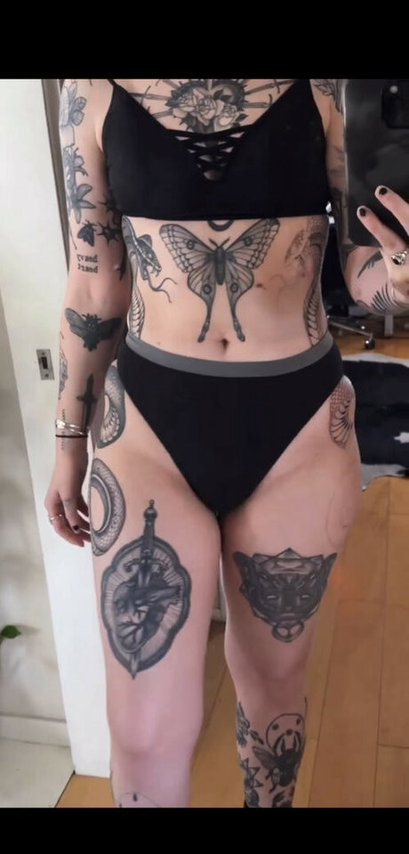 Mothica nude star pics