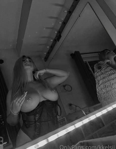 Kkelsii Mcckelsie art model img