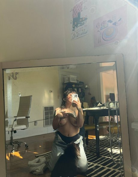 doridawn art model image