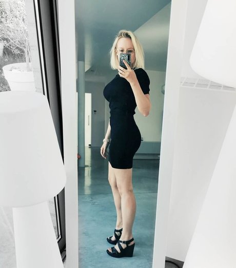 Methvespertine beautiful model photo