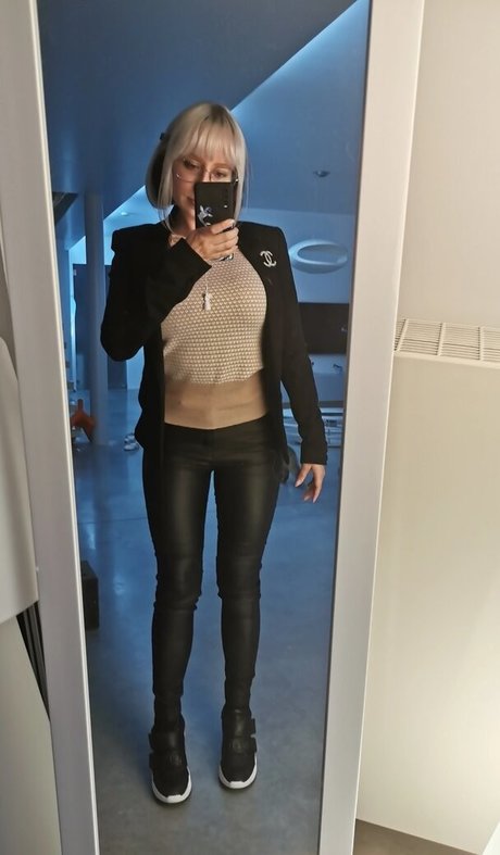 Methvespertine model sexy pictures