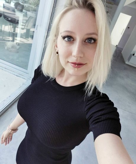 blonde nude onlyfans hot porn pictures