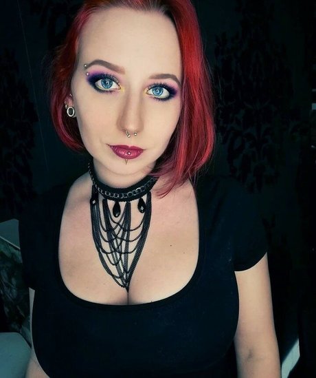 Methvespertine hot model photos