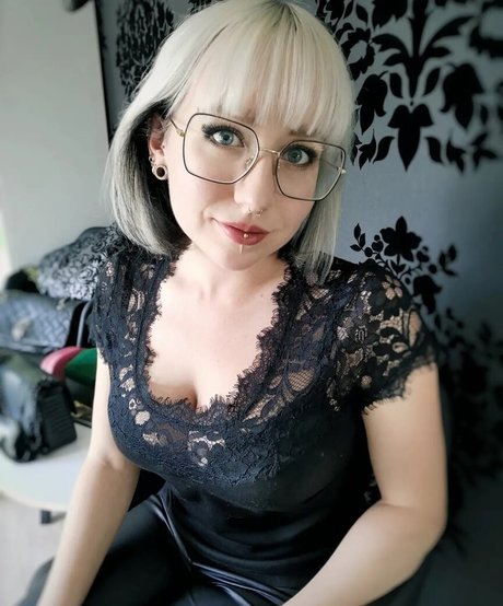 Methvespertine hot model img