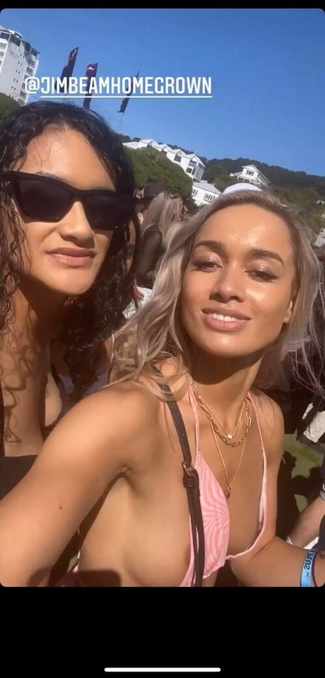 nmollym pornstar pretty gallery