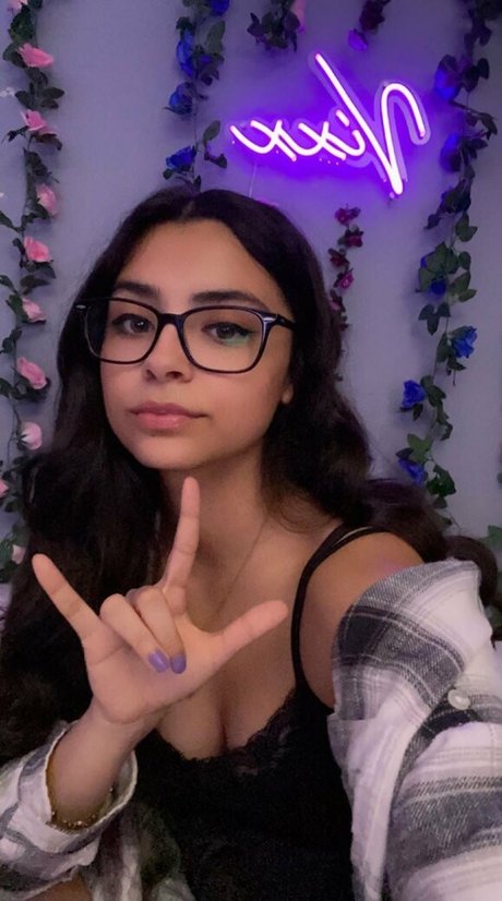 Justcallme Vixx hd pornstar pic