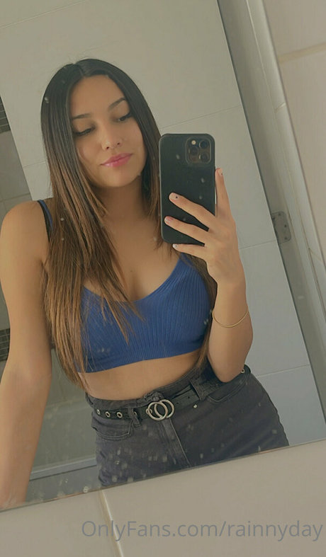 rainnyday xxx model pic
