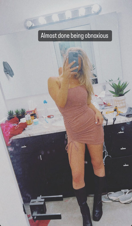 Sara Civian pornstar exclusive galleries