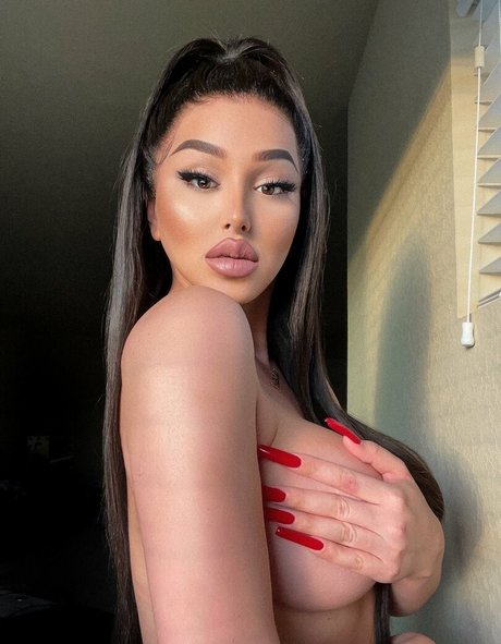 La Demi nude actress pic