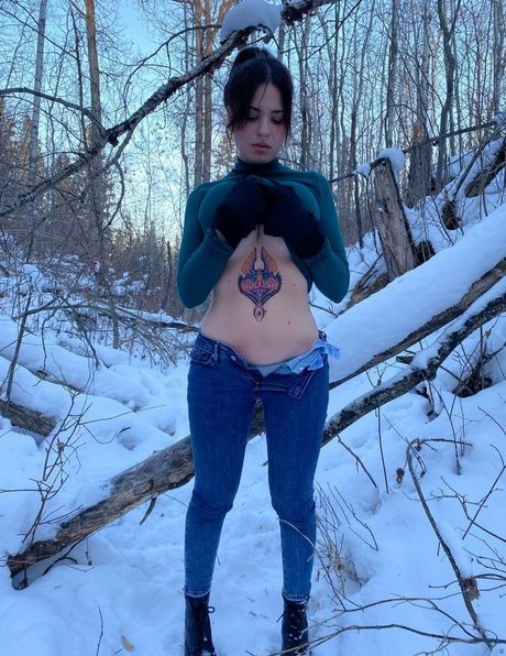 AnnieJay model adult pic