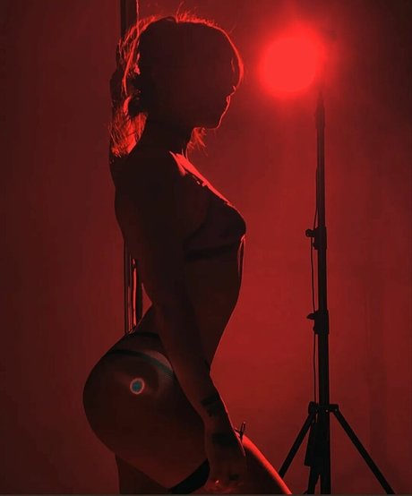 Cecilia Bob pornstar perfect pic