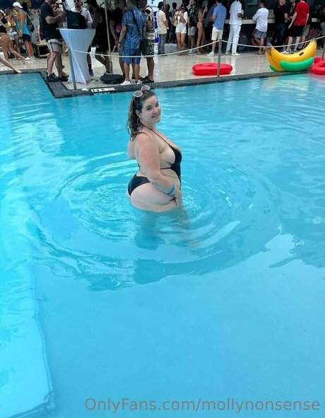 mollynonsense model high quality img