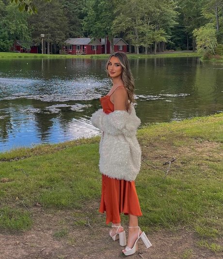 Adriatiles porn model pic