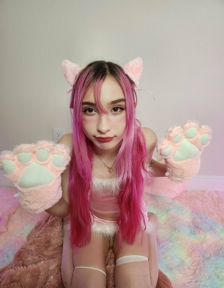 atruemess nudes star img