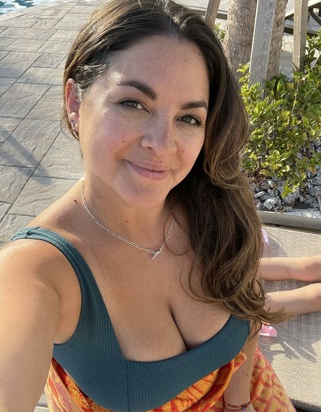 Bella Paz art actress pictures