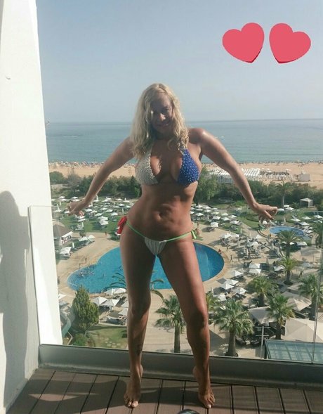 Claudia Silva hot star photo