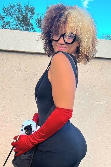 Heaven Collins model hot archive