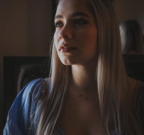 Justseum model hd photos