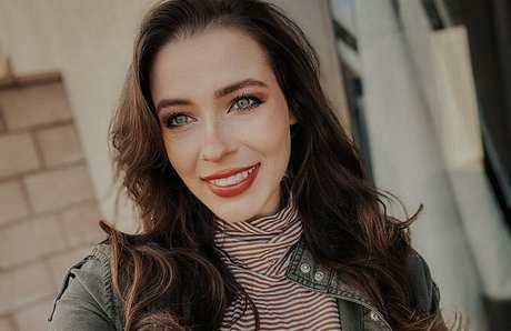 Justseum naked pornstar galleries