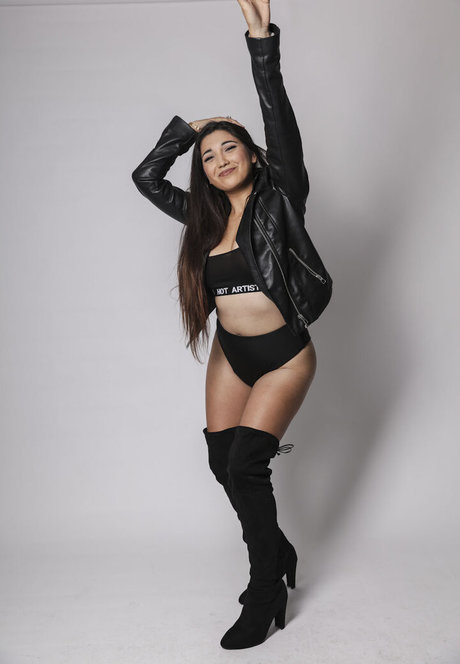 SukeshaRay high quality actress pic