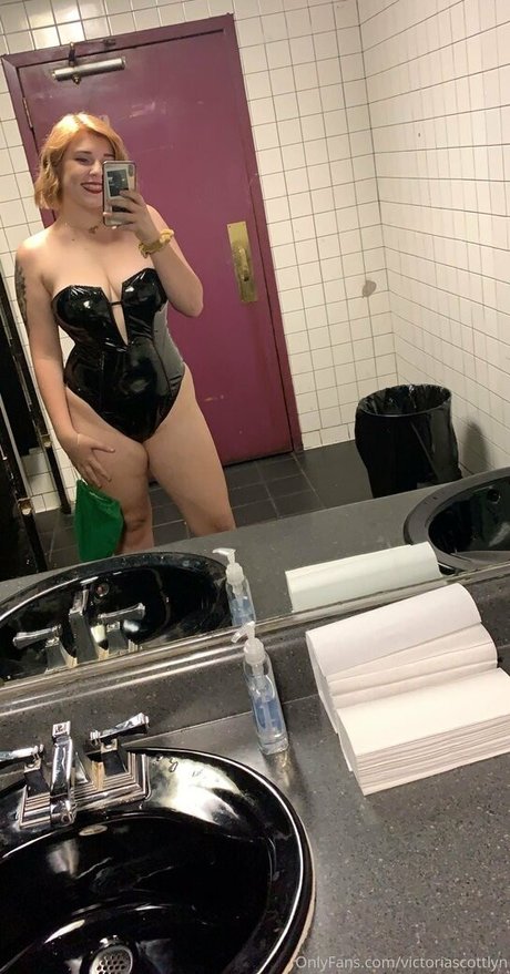 victoriascottlyn star photos