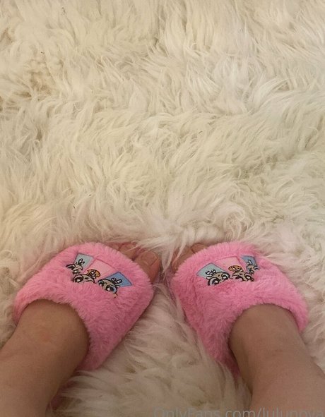 lulunova nude pornstar pics