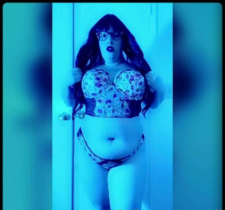 selenakyle69 hd actress image