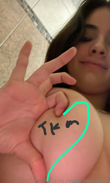 gigardez star naked pictures