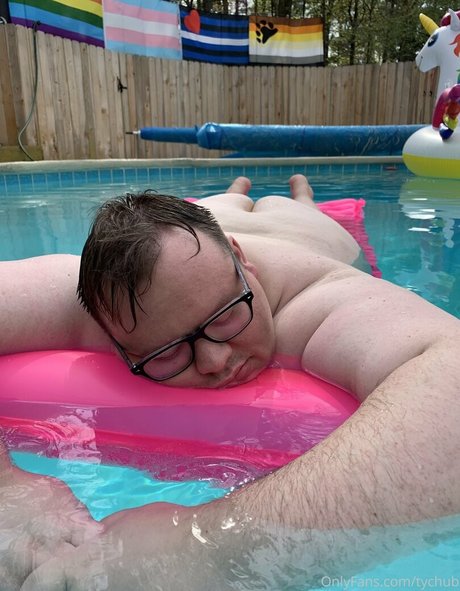 tychub model best pic