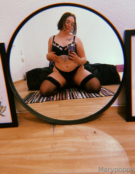 marypoppy sexy model pics