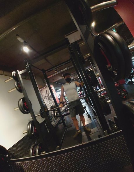 largedogcollar beautiful actress gallery