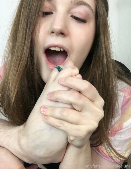 ashleejune xxx star pics