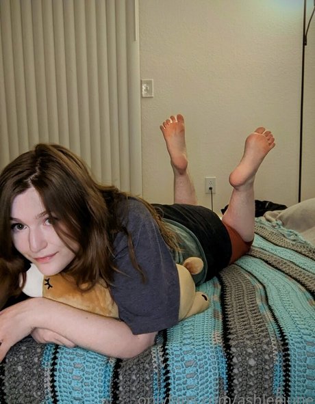 ashleejune Profile pic