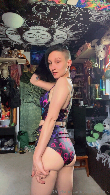 Leather Punk nudes model gallery