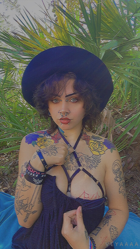 Veyavilla model adult picture