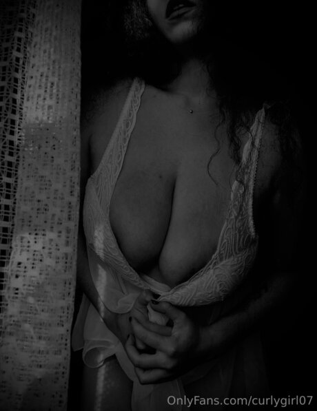 Curlygirl07 hd pornstar image